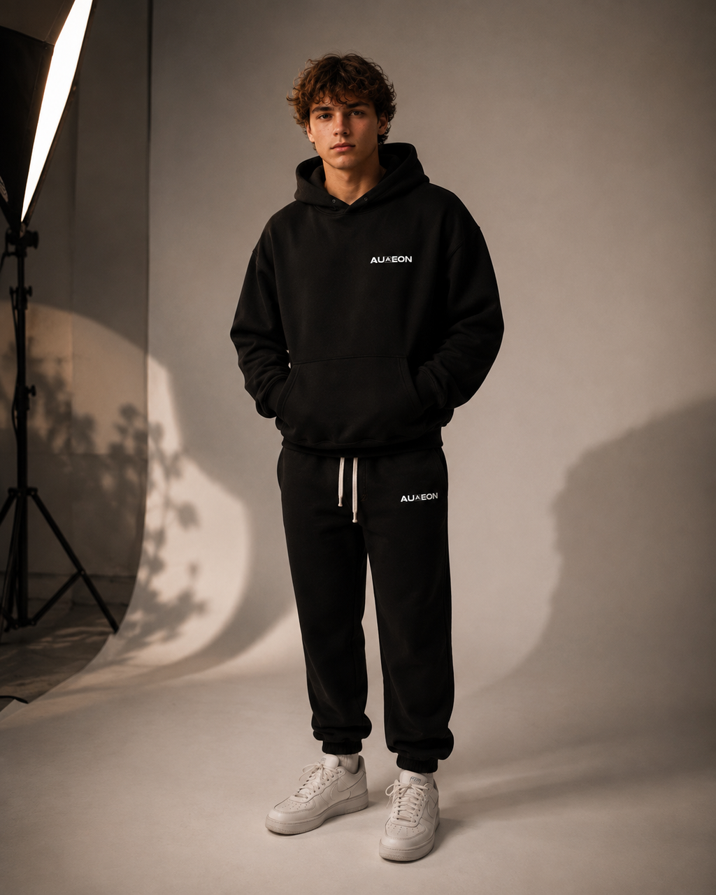 Premium BLACK Hoodie & Jogginghosen Set